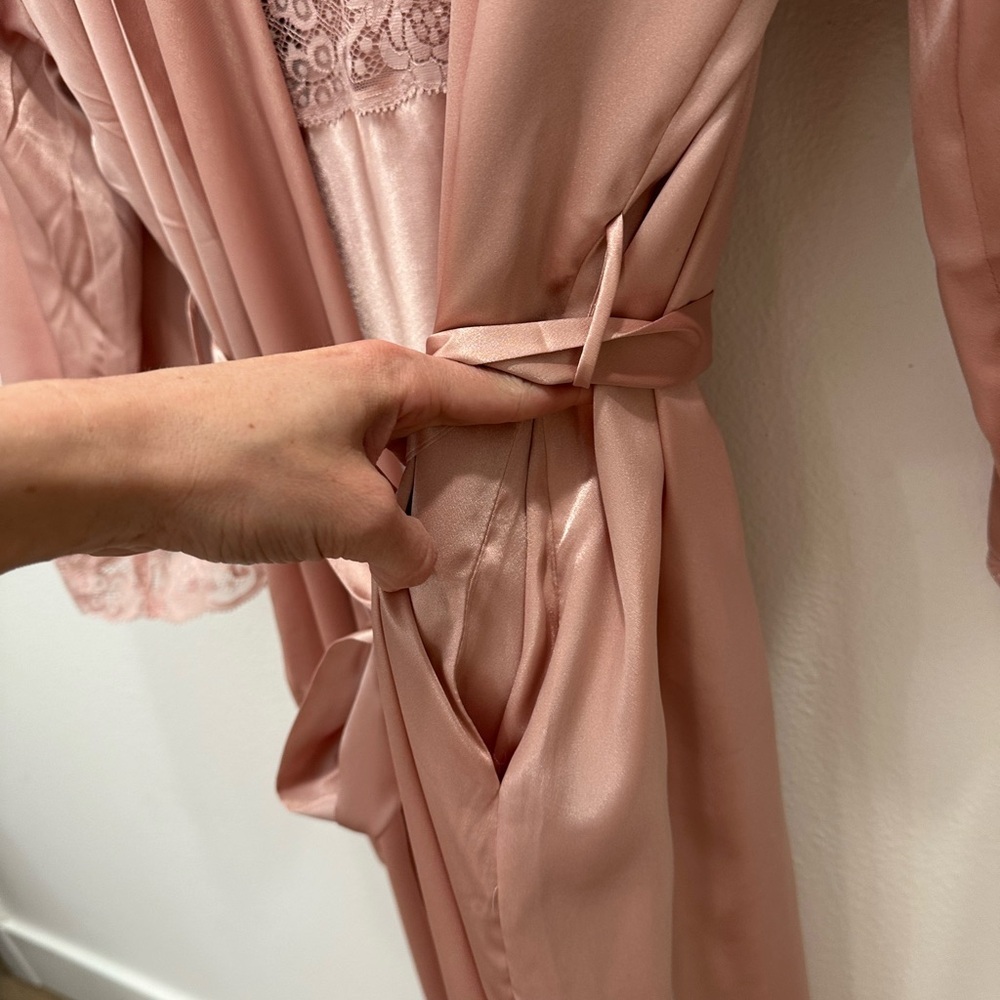 Victoria's Secret Blush Pink XL Satin Robe and Lace Chemise gown slip Set - Picture 8 of 11